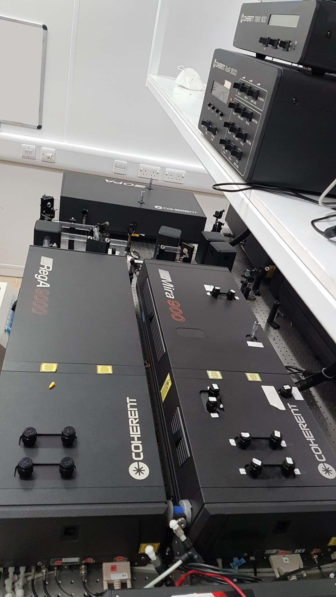Foto Verwendet COHERENT RegA 9000 Zum Verkauf