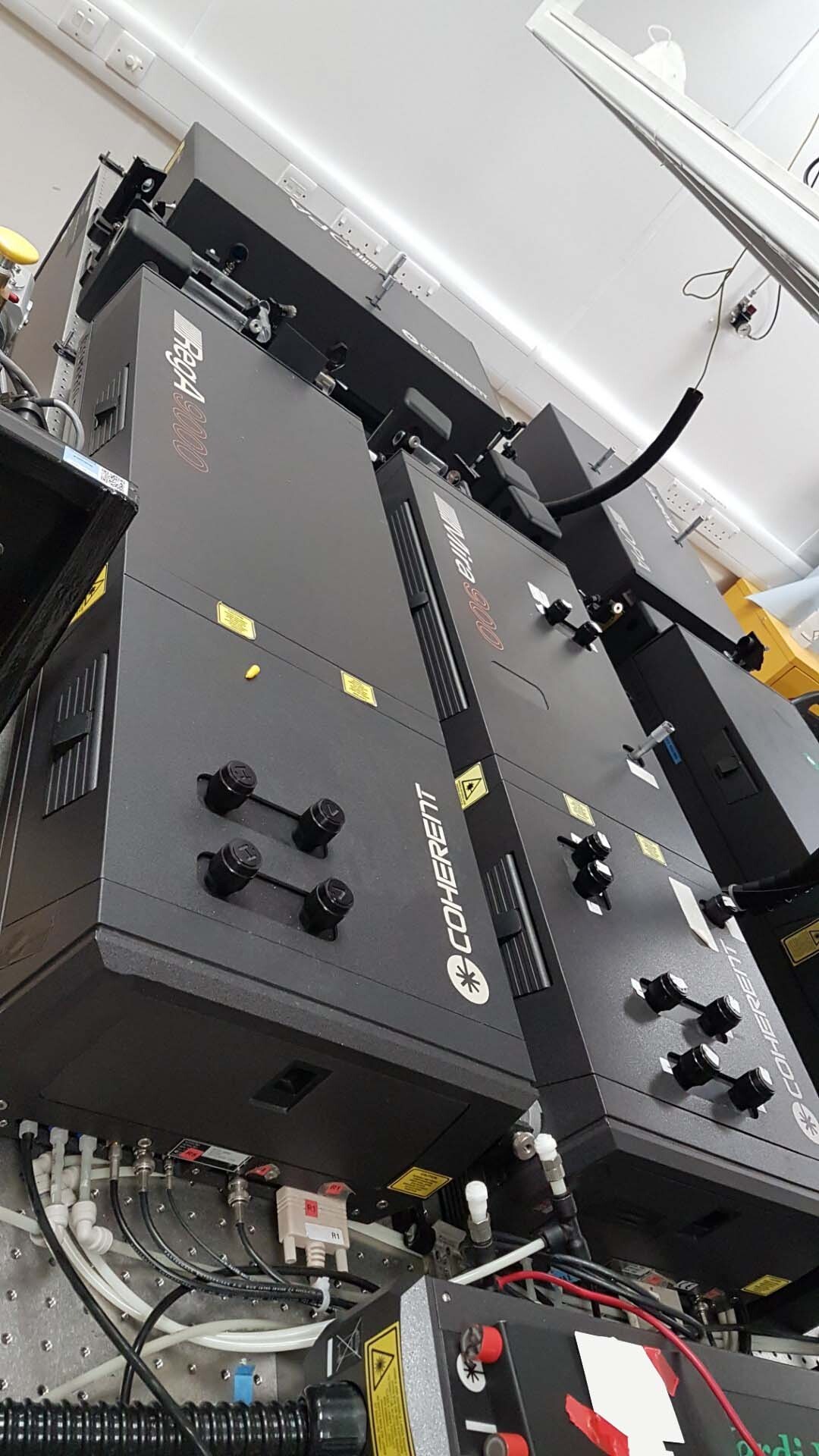 Foto Verwendet COHERENT RegA 9000 Zum Verkauf