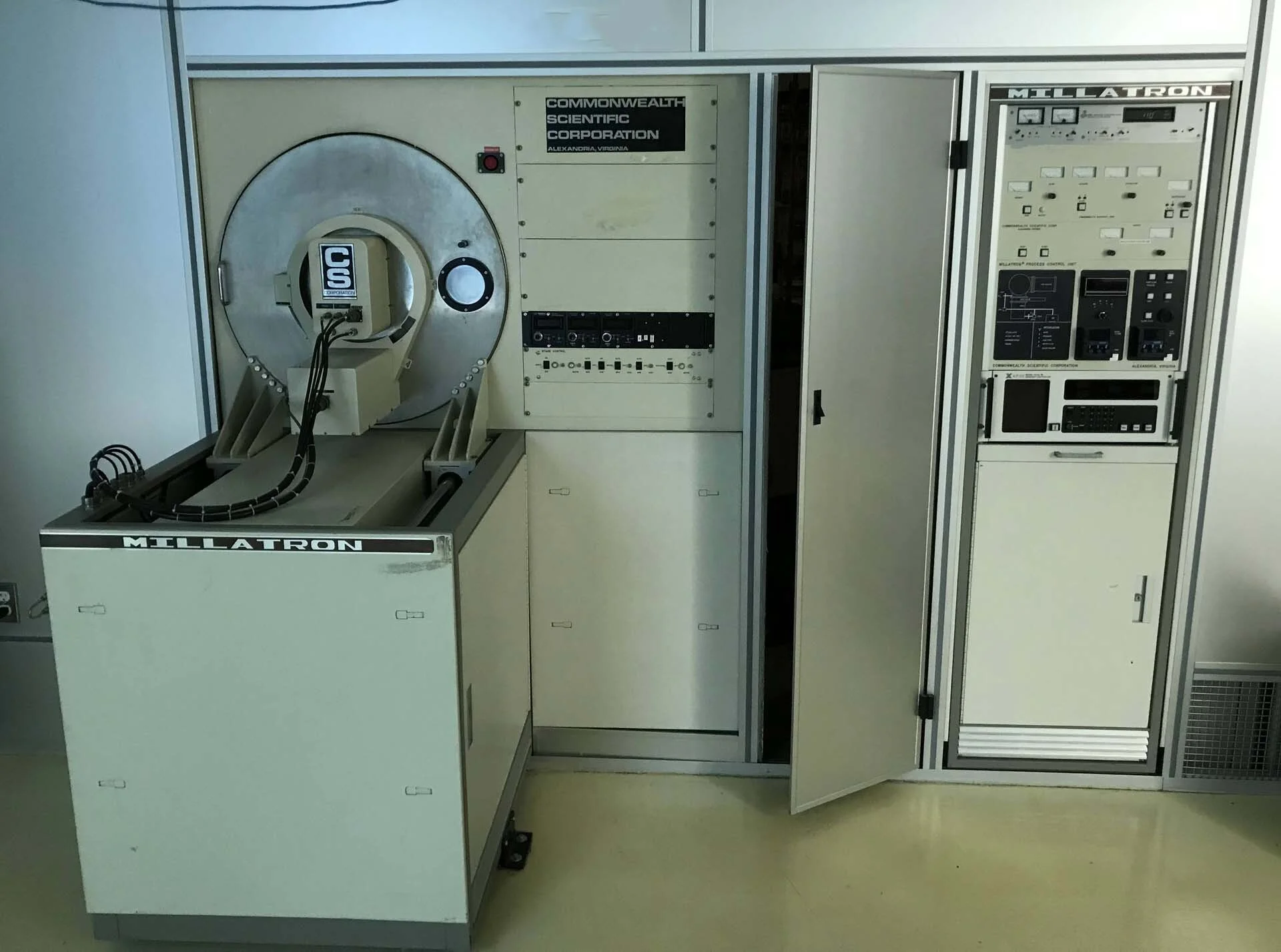 COMMONWEALTH SCIENTIFIC / VEECO Millatron 8-J Ion Mill used COMMONWEALTH SCIENTIFIC / VEECO Millatron 8-J Ion Mill used