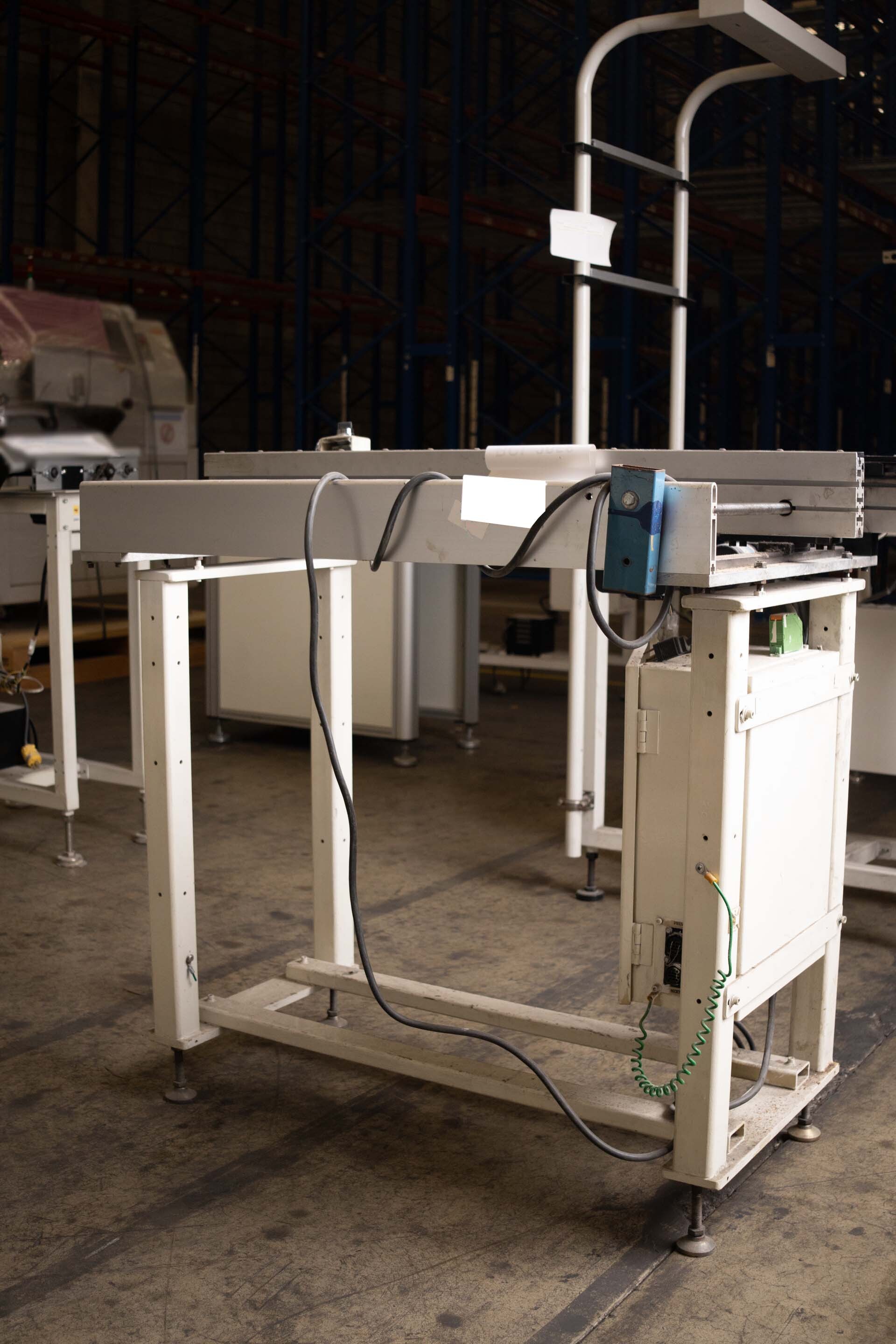 Foto Verwendet CONVEYOR TECHNOLOGIES CC-1M-1 Zum Verkauf