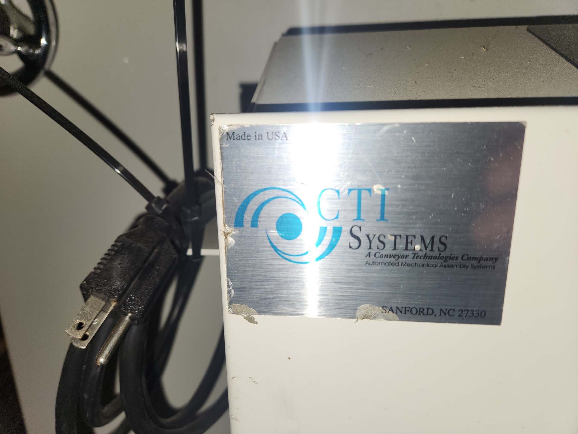 Photo Utilisé CONVEYOR TECHNOLOGIES / CTI 4XBBL-IB À vendre