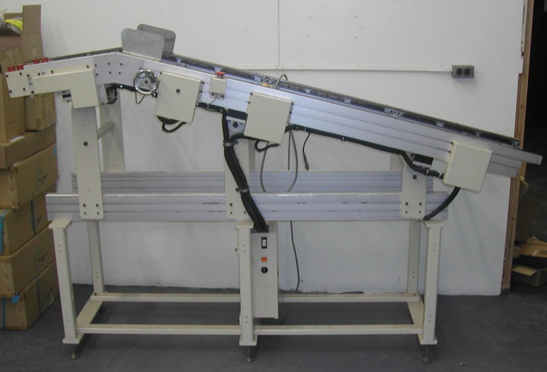 Photo Used CONVEYOR TECHNOLOGIES / CTI XXCCWO-7F-4-PD-C-TB-0084 For Sale