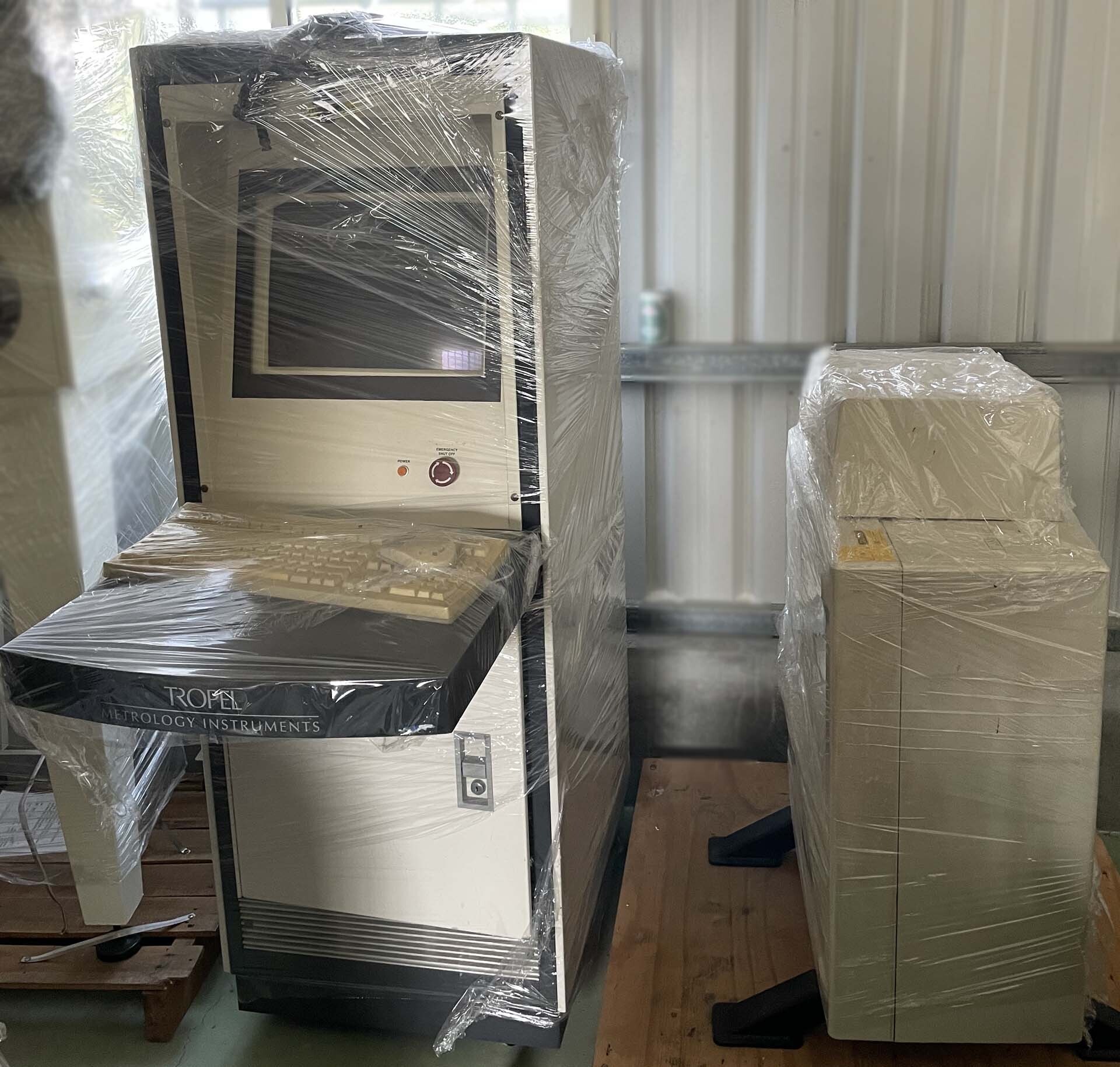 Photo Used CORNING / TROPEL Flatmaster 200 For Sale
