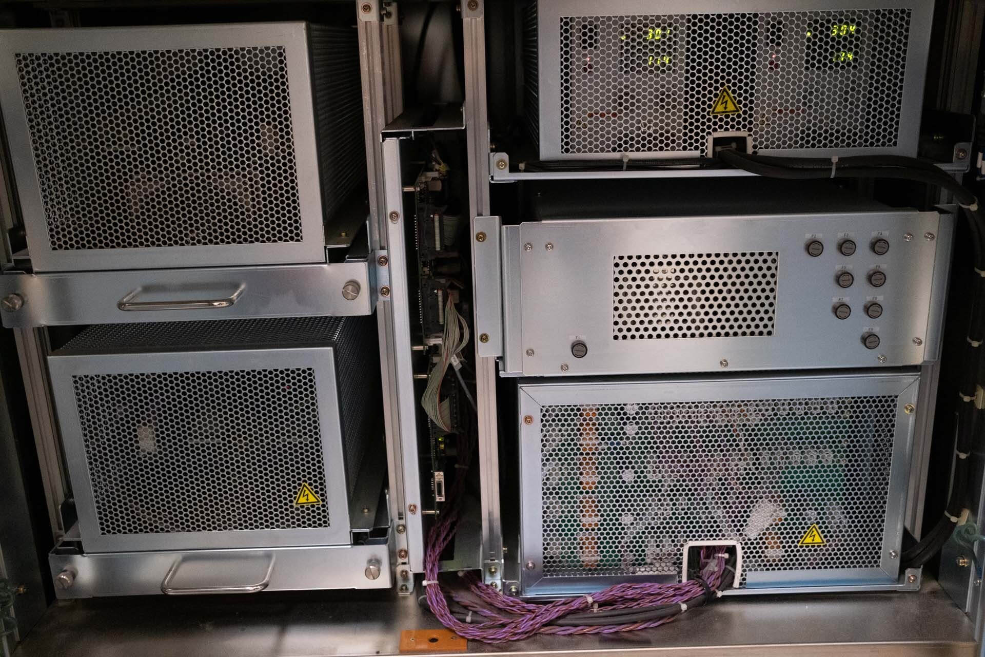 Foto Verwendet CRESTEC CABL-9000C Zum Verkauf
