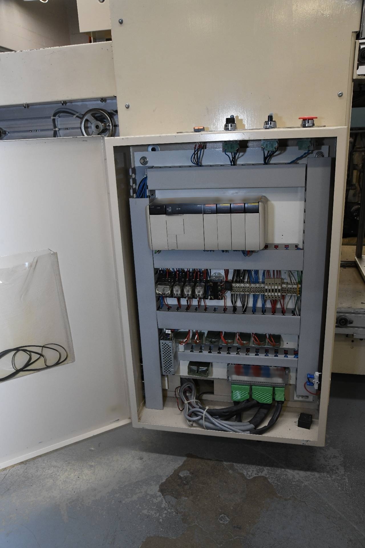 Photo Utilisé CROWN SIMPLIMATIC Board-up loader À vendre