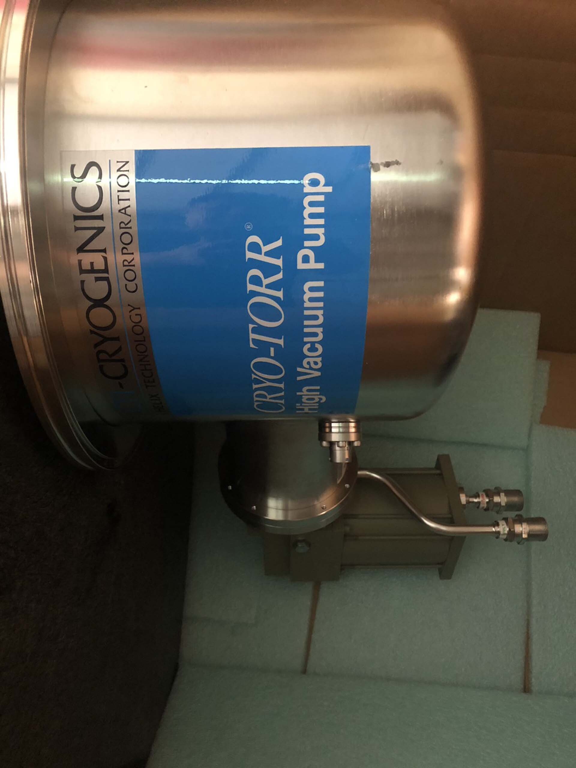 Foto Verwendet CTI-CRYOGENICS Cryo-Torr 10F Zum Verkauf