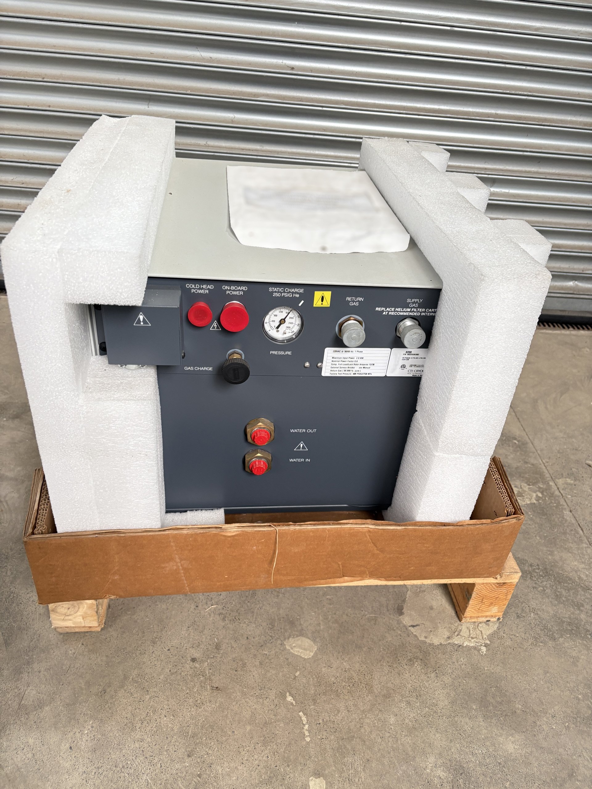 Photo Used CTI-CRYOGENICS 8200 For Sale