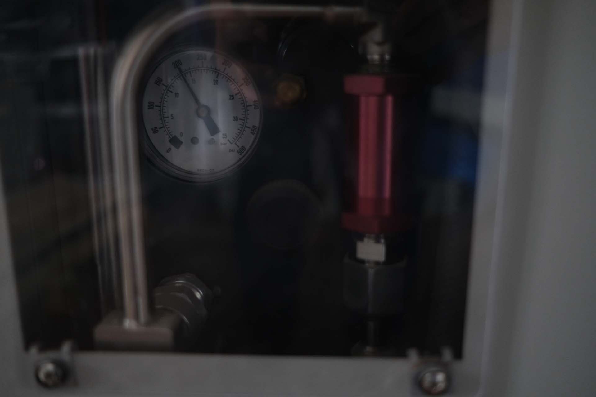 Foto Verwendet CTI-CRYOGENICS 0190-07137 Zum Verkauf