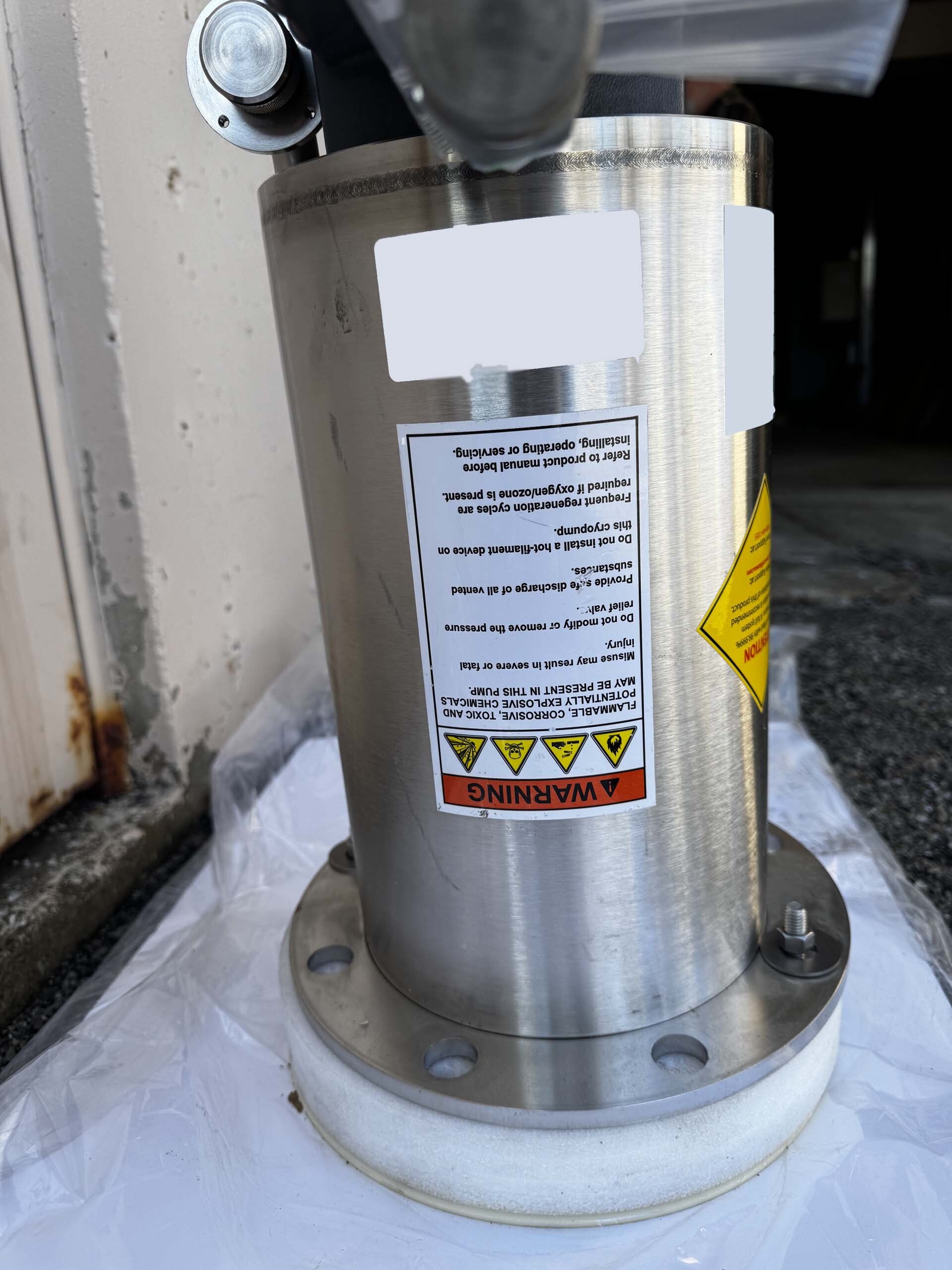 Photo Used CTI-CRYOGENICS Cryo pump For Sale