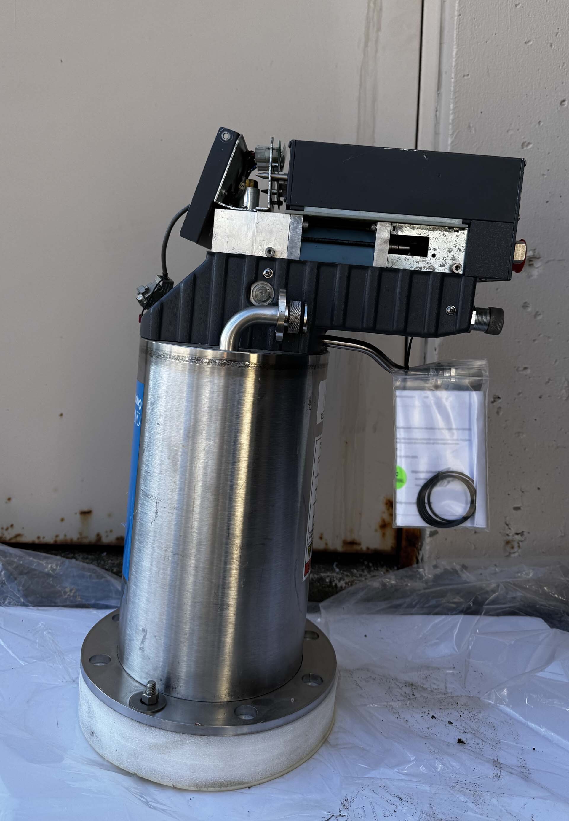 Foto Verwendet CTI-CRYOGENICS Cryo pump Zum Verkauf