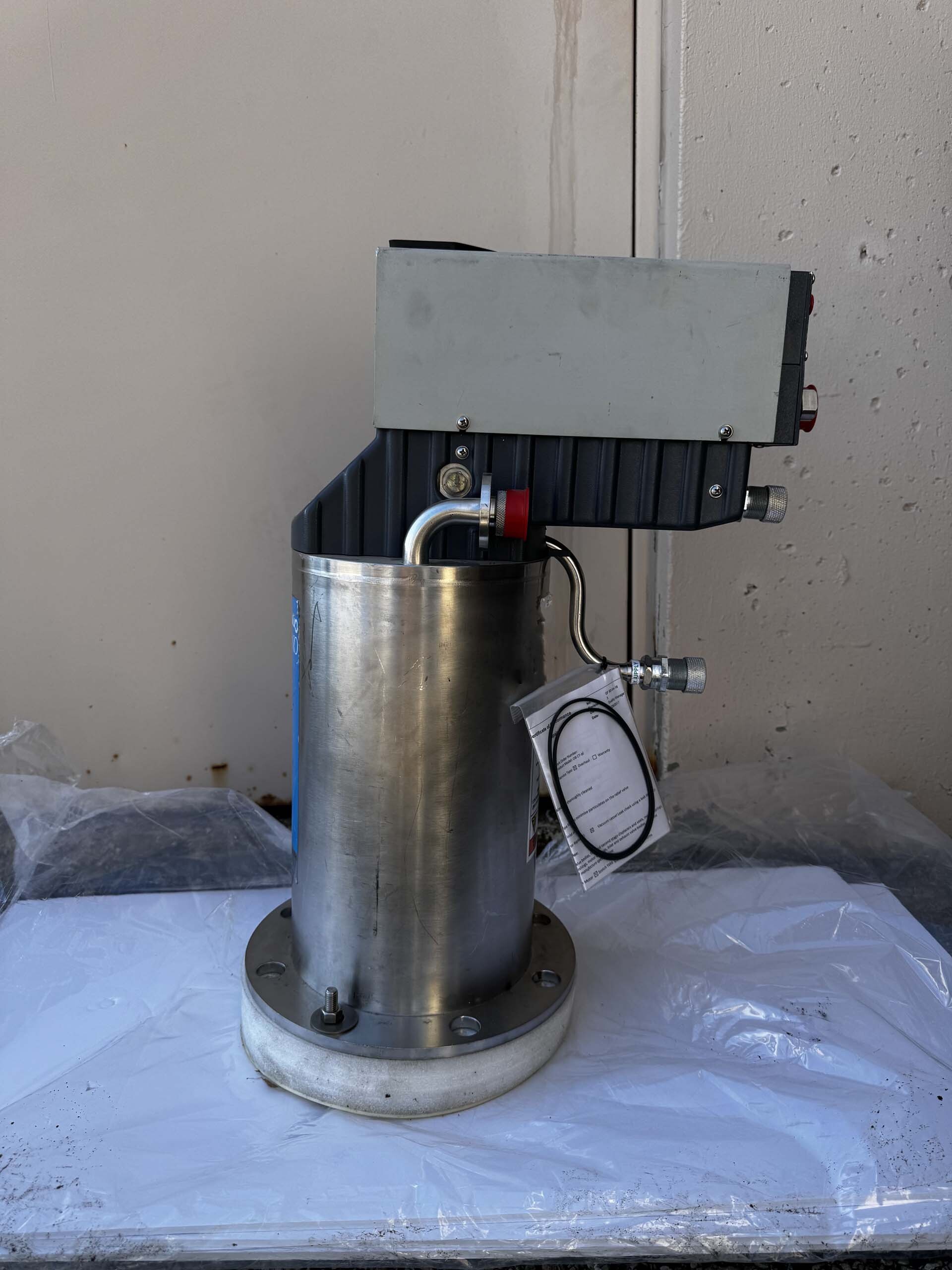 Photo Used CTI-CRYOGENICS Cryo pump For Sale