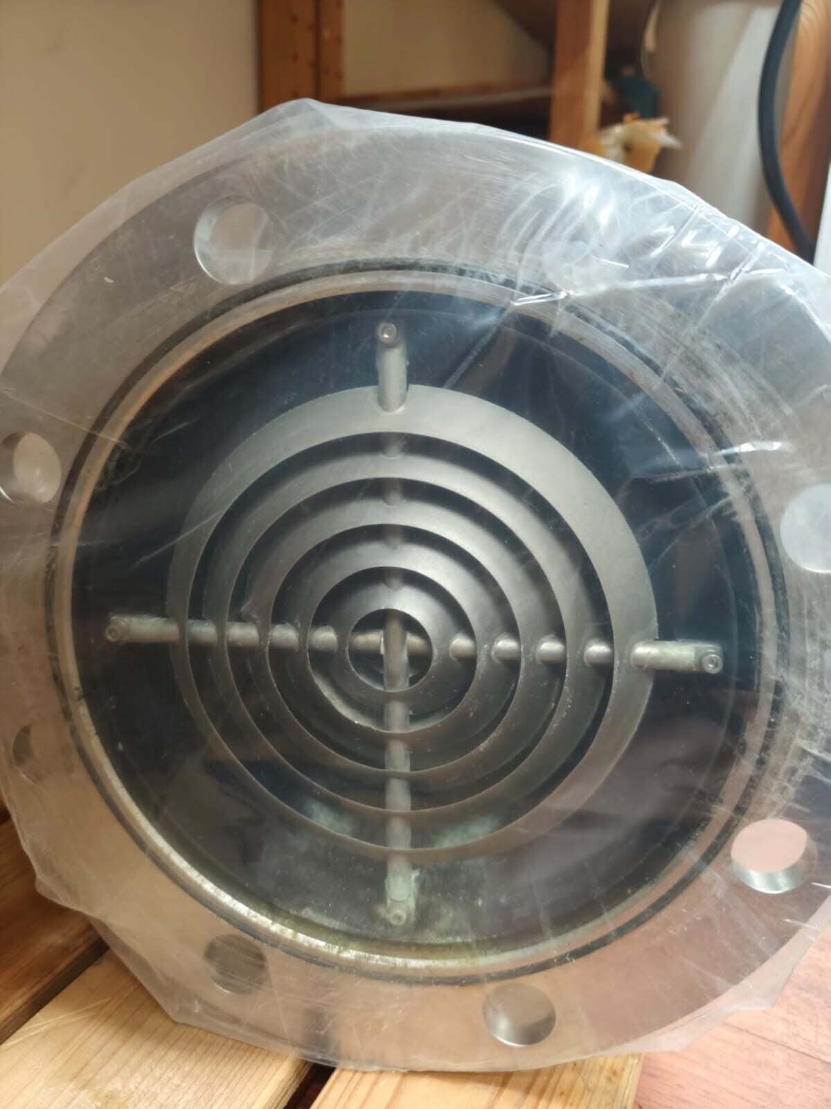 Photo Used CTI-CRYOGENICS CT-8 For Sale
