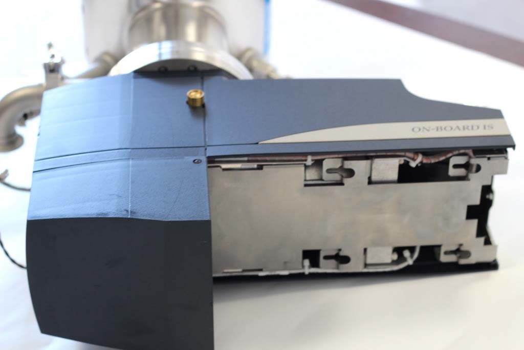 Foto Verwendet CTI-CRYOGENICS IS-8F (On-Board) Zum Verkauf