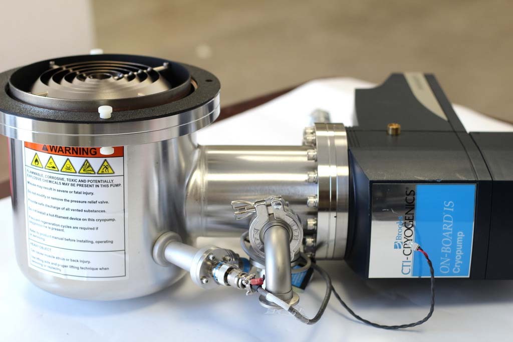 Foto Verwendet CTI-CRYOGENICS IS-8F (On-Board) Zum Verkauf