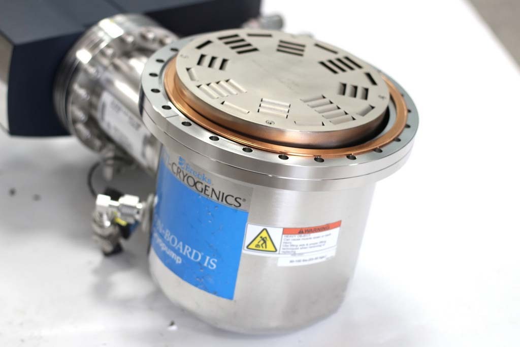 Foto Verwendet CTI-CRYOGENICS IS-8F (On-Board) Zum Verkauf