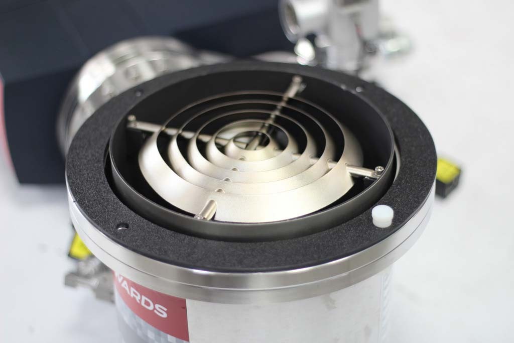 フォト（写真） 使用される CTI-CRYOGENICS IS-8F (On-Board) 販売のために