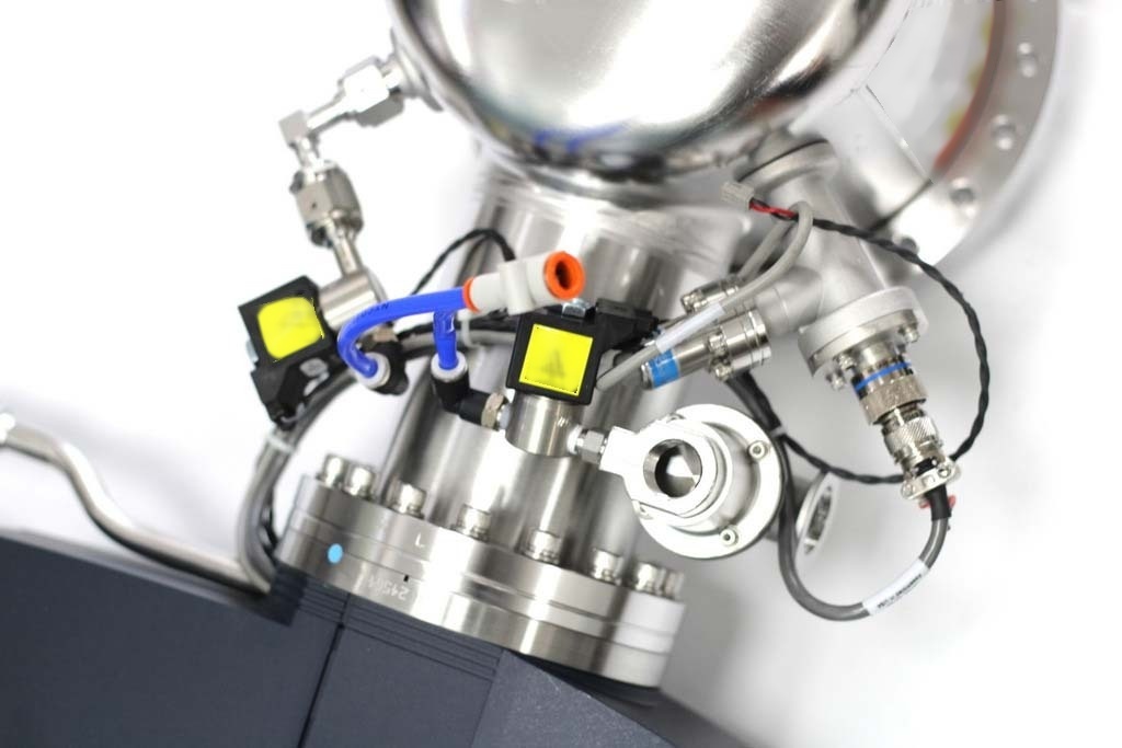フォト（写真） 使用される CTI-CRYOGENICS IS-8F (On-Board) 販売のために