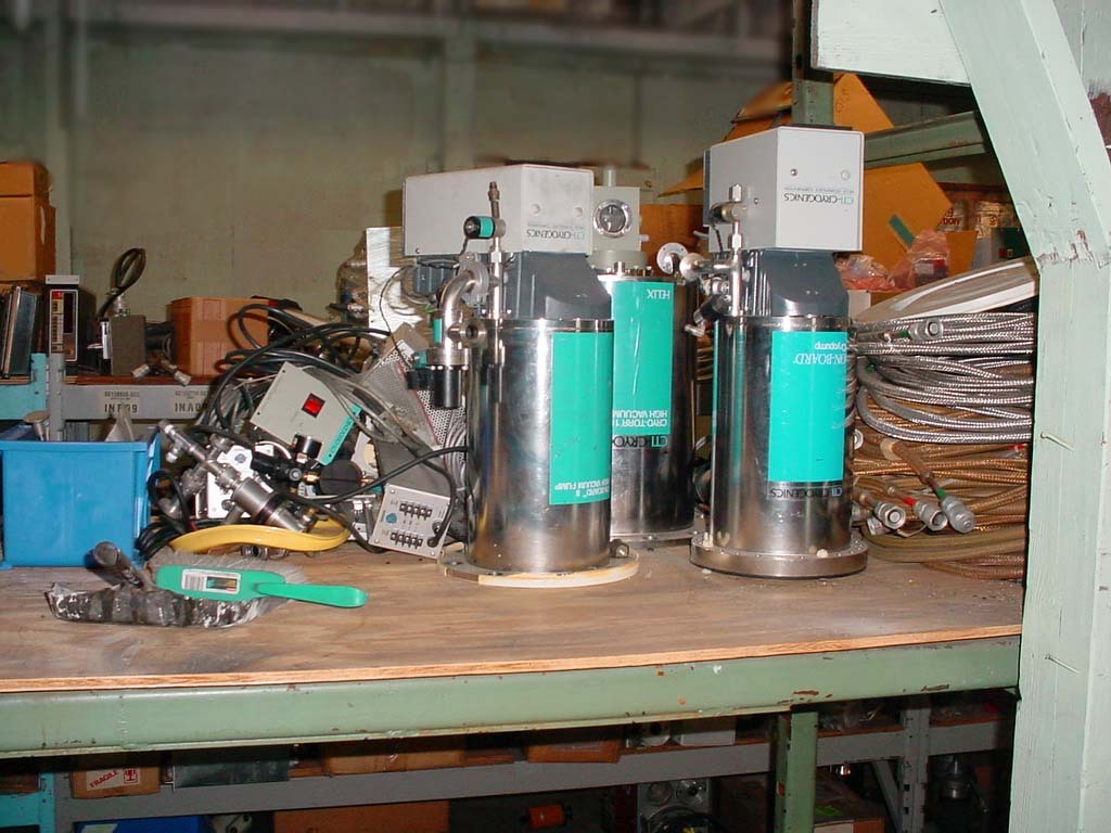 사진 사용됨 CTI-CRYOGENICS Lot of (22) Cryo pumps 판매용