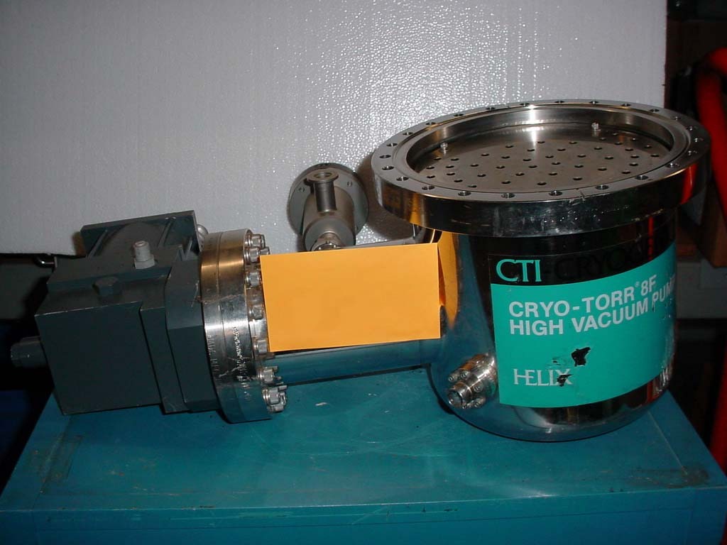 사진 사용됨 CTI-CRYOGENICS Lot of (22) Cryo pumps 판매용