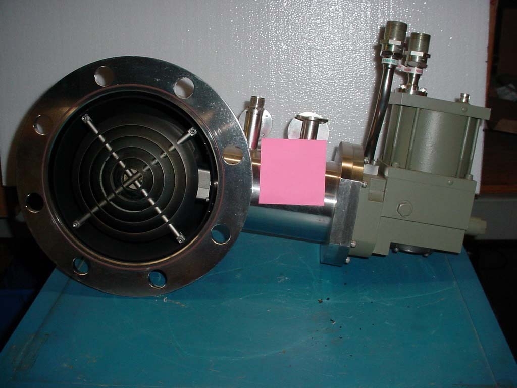 사진 사용됨 CTI-CRYOGENICS Lot of (22) Cryo pumps 판매용