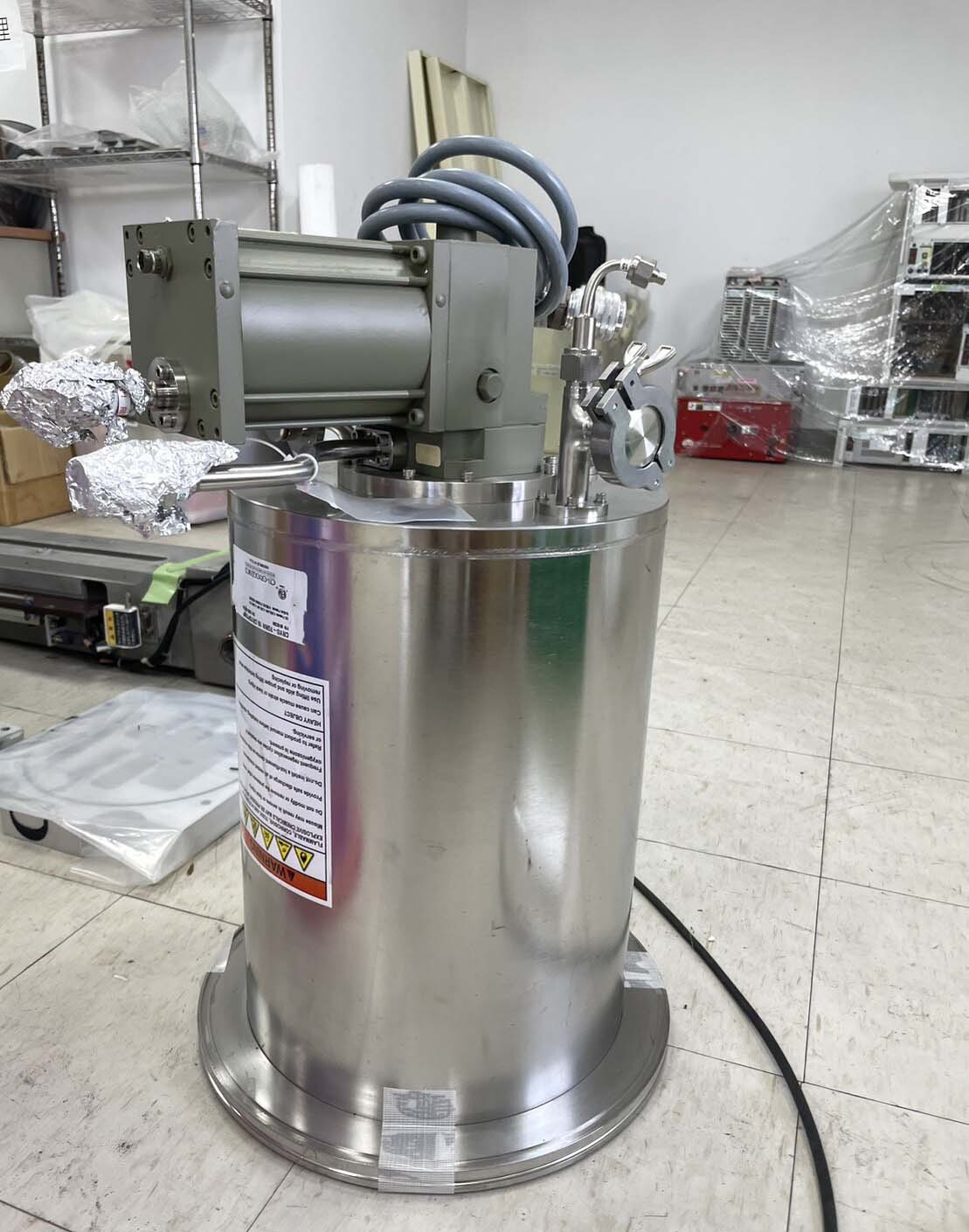 Photo Used CTI-CRYOGENICS Torr 10 For Sale