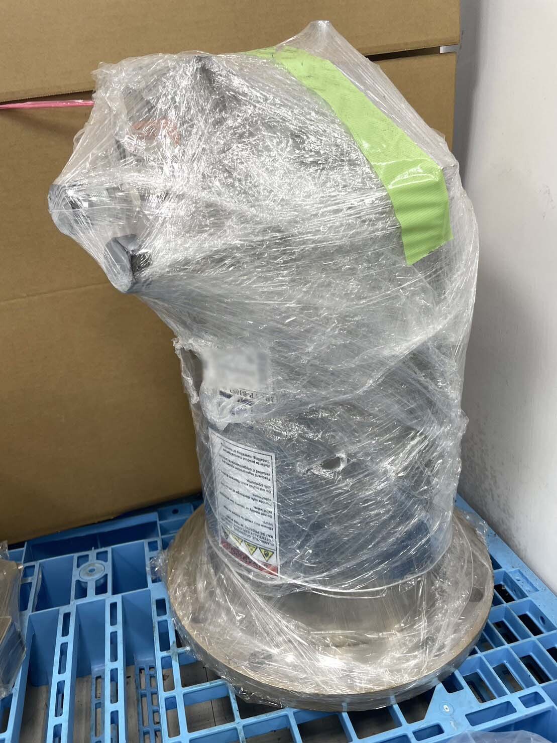Photo Used CTI-CRYOGENICS Torr 10 For Sale