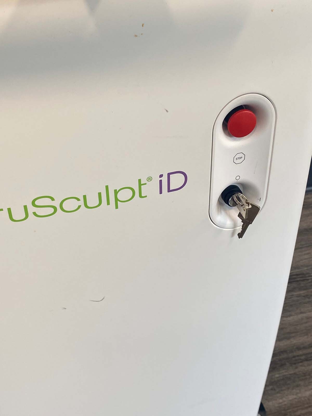 圖為 已使用的 CUTERA Trusculptid 待售