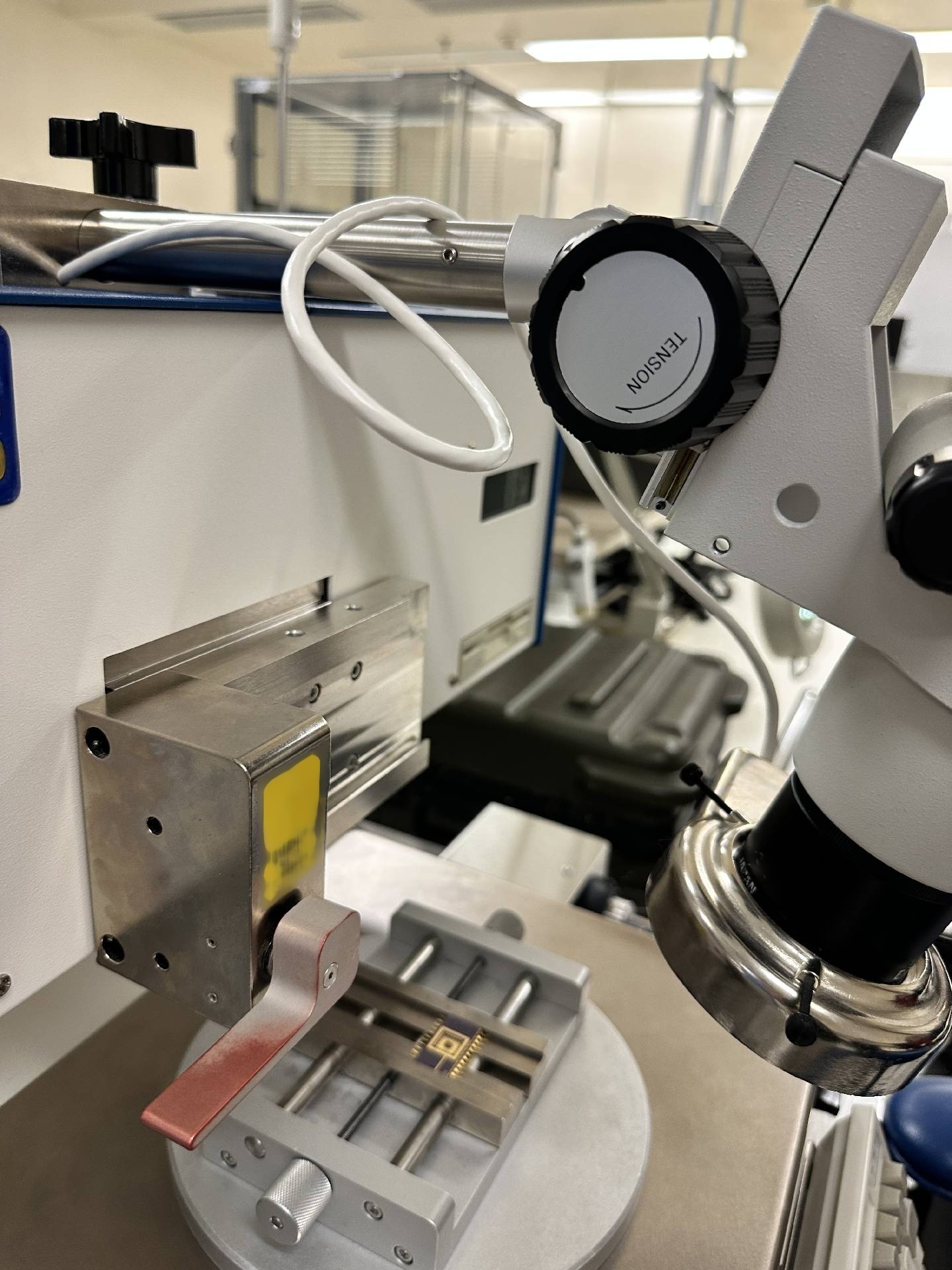 Photo Used DAGE Shear tester For Sale