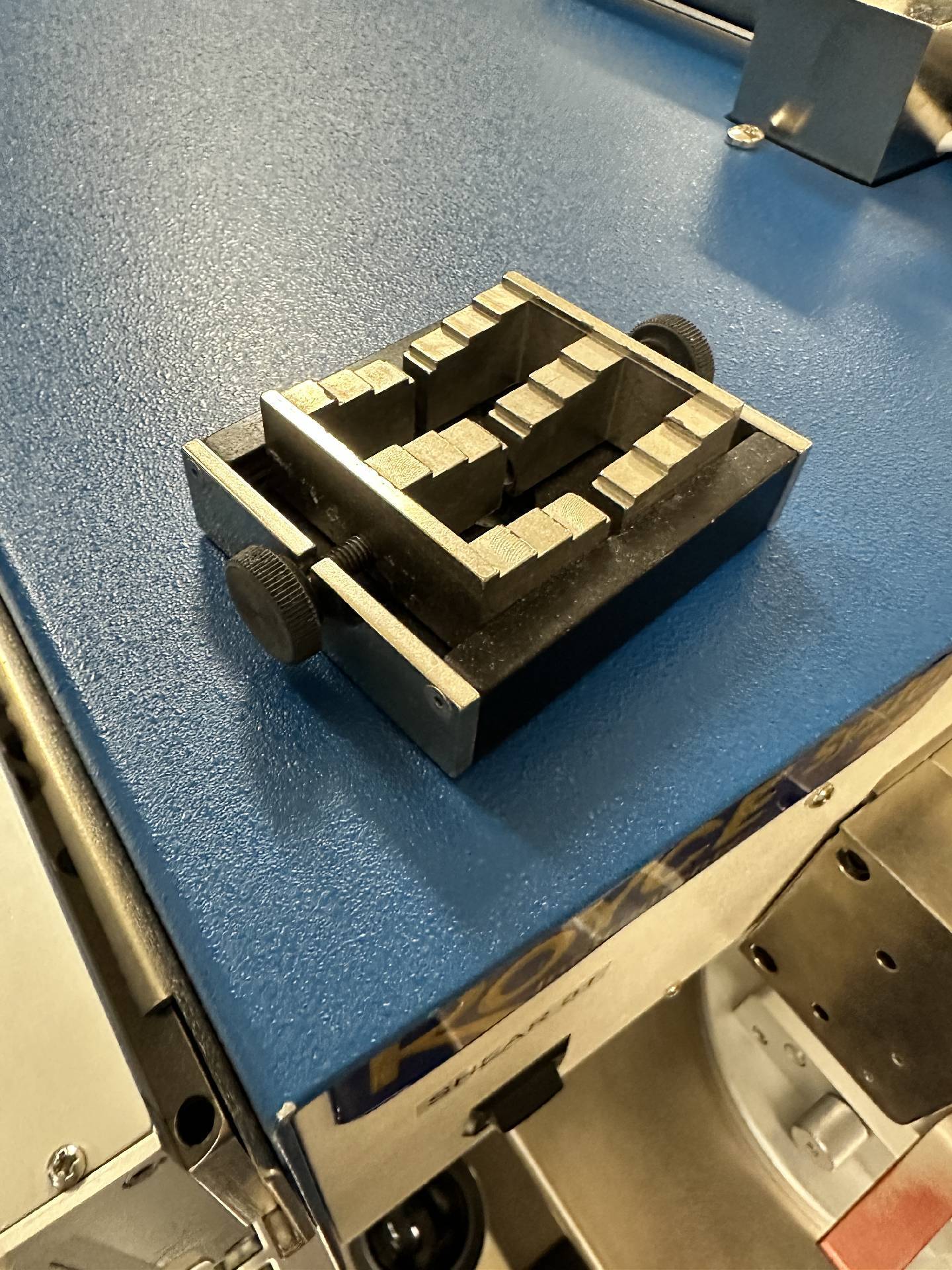 Photo Used DAGE Shear tester For Sale
