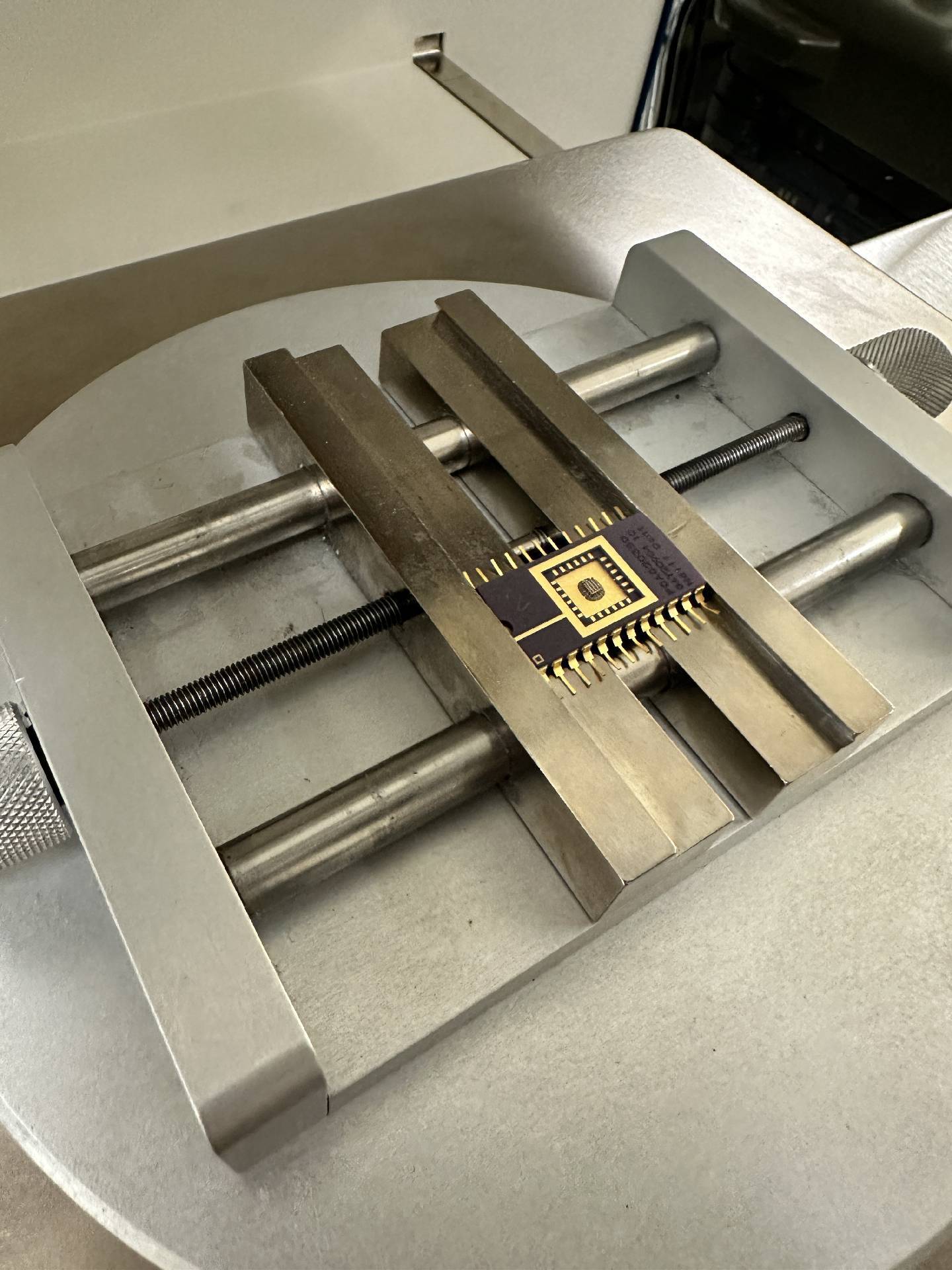 Photo Used DAGE Shear tester For Sale
