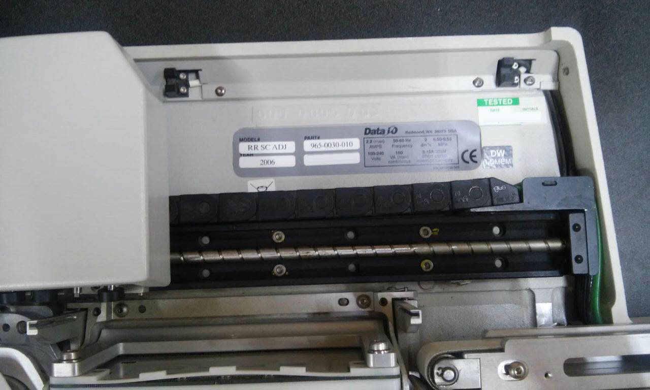 Photo Used DATA I/O ProLINE RoadRunner For Sale