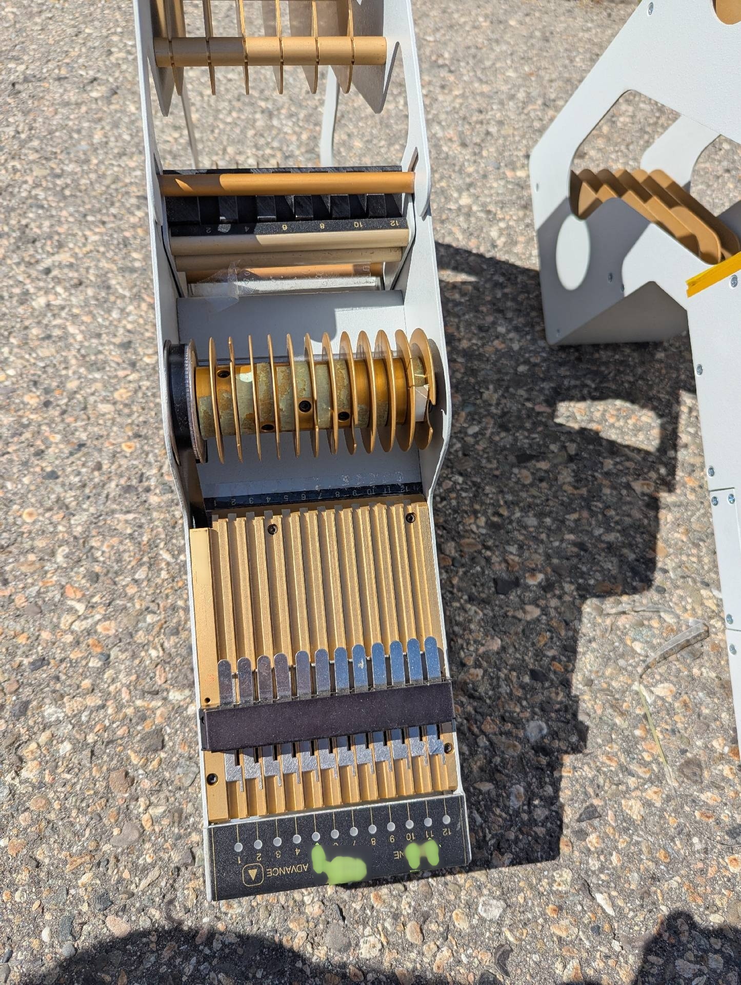 フォト（写真） 使用される DDM NOVASTAR Lot of bank and tape feeders 販売のために