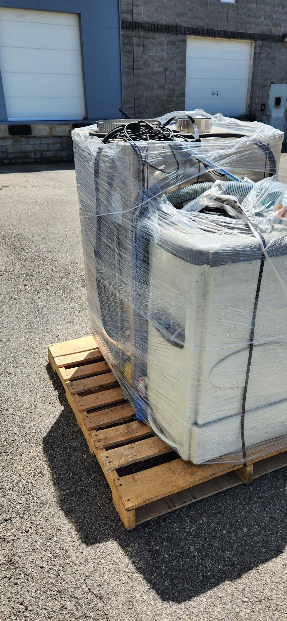 Photo Used DEK Horizon 265 For Sale