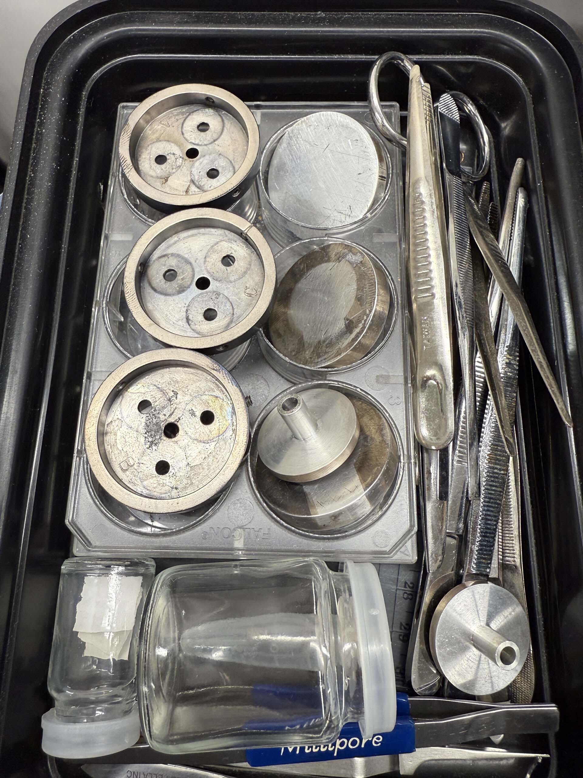 Foto Verwendet DENTON VACUUM DV 502 Zum Verkauf