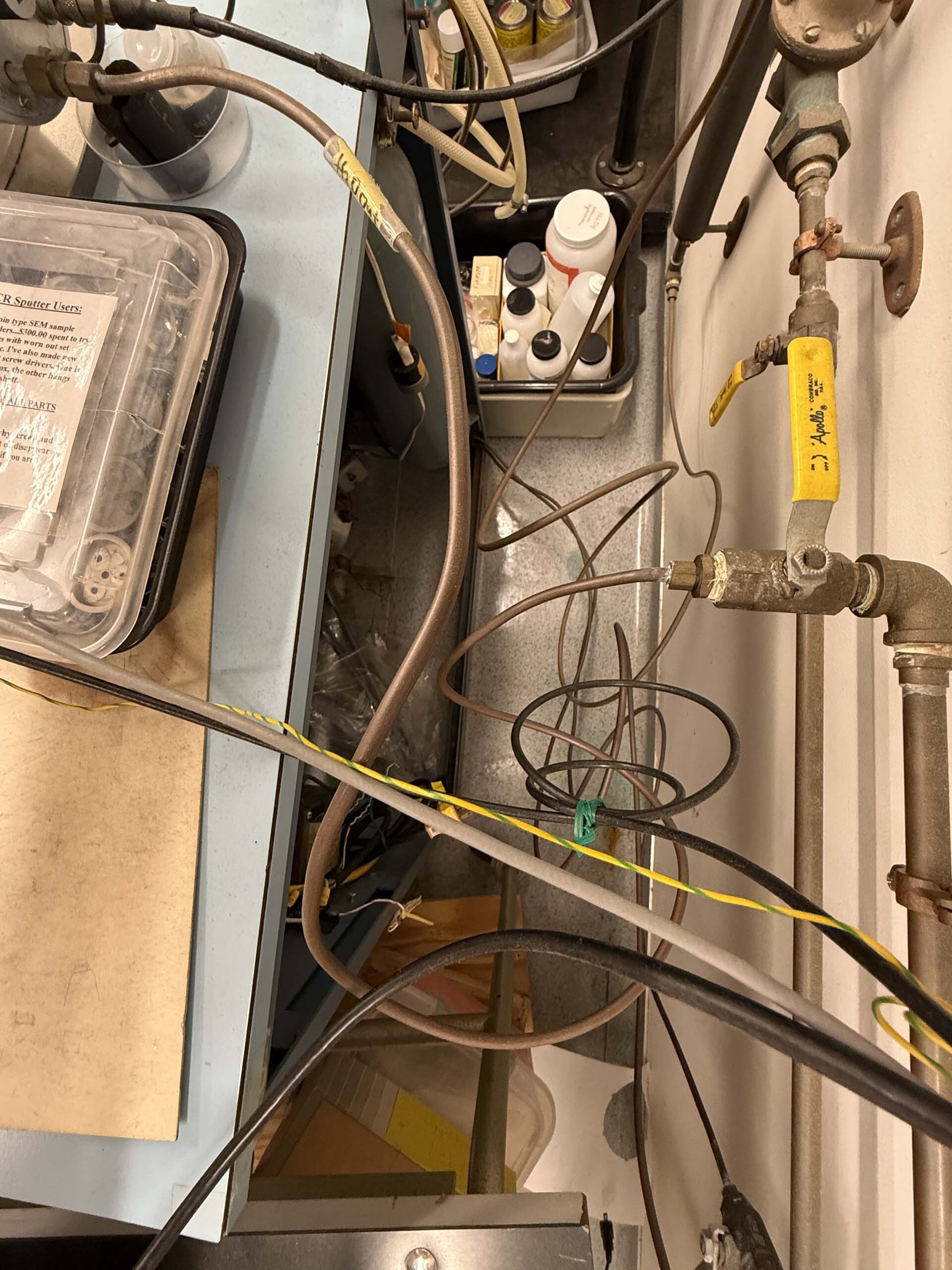 Foto Verwendet DENTON VACUUM DV 502 Zum Verkauf