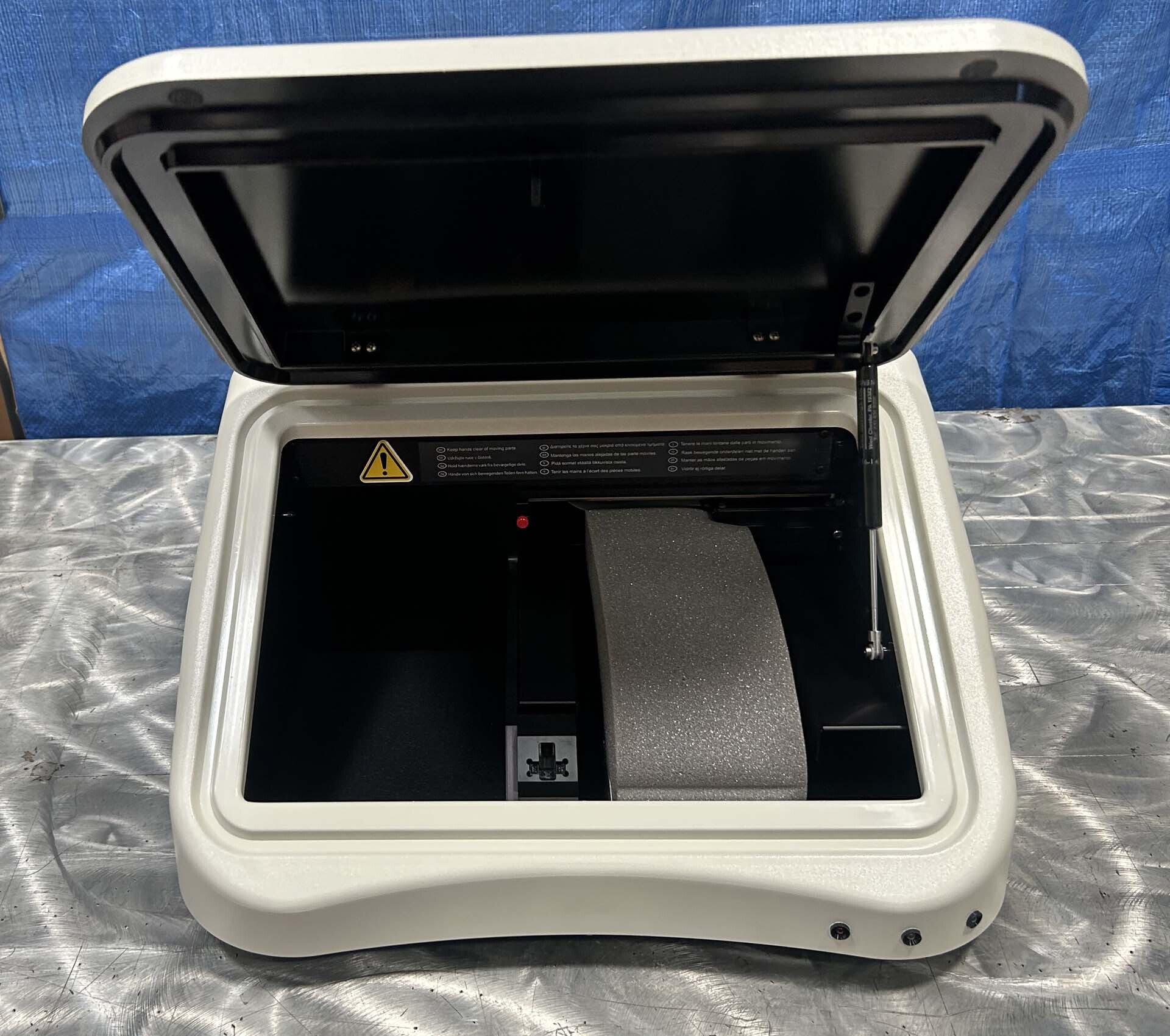 Photo Utilisé DIGENE DML 3000 À vendre