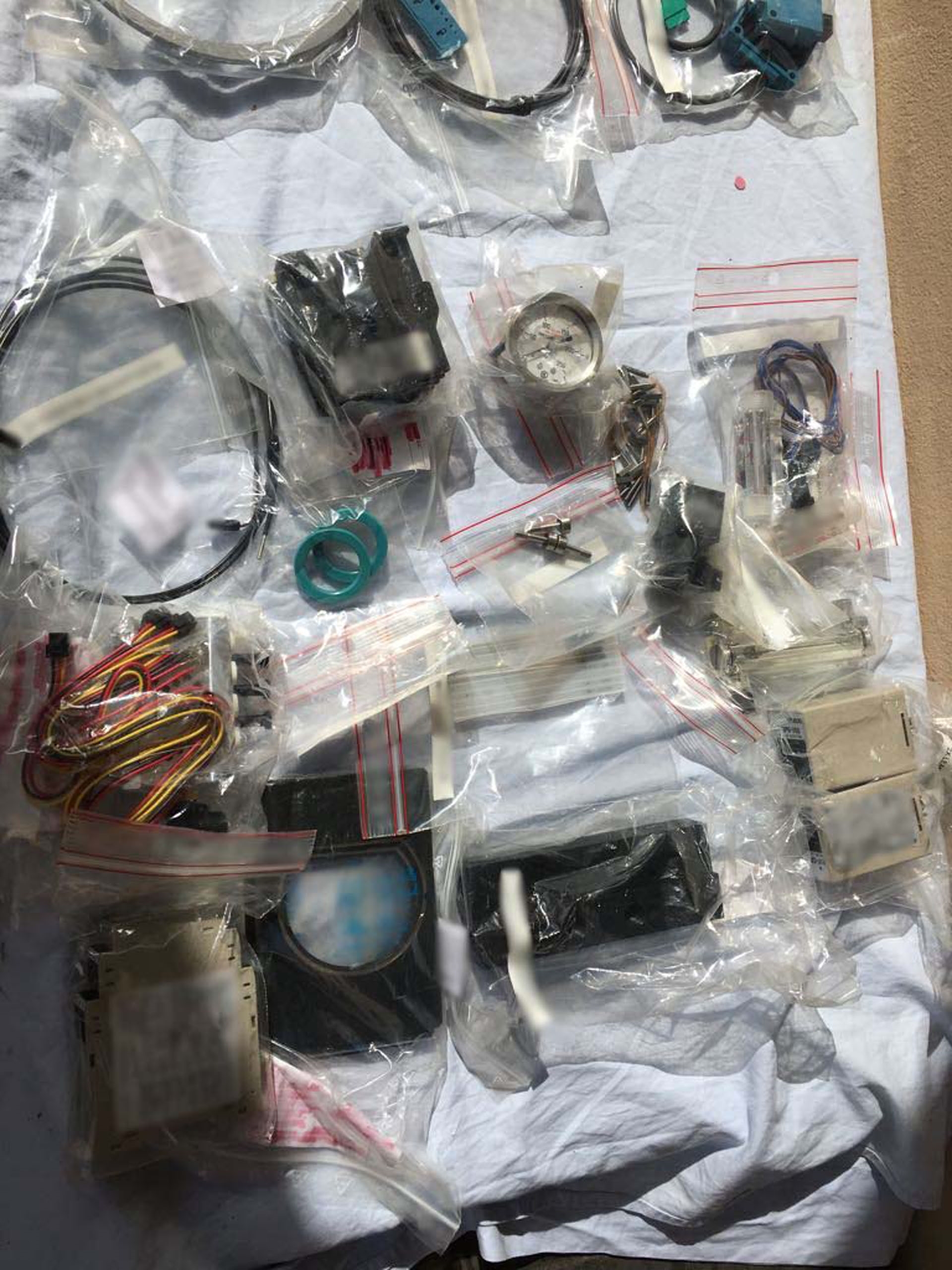 Photo Used DISCO Spare parts for DFD 651 For Sale