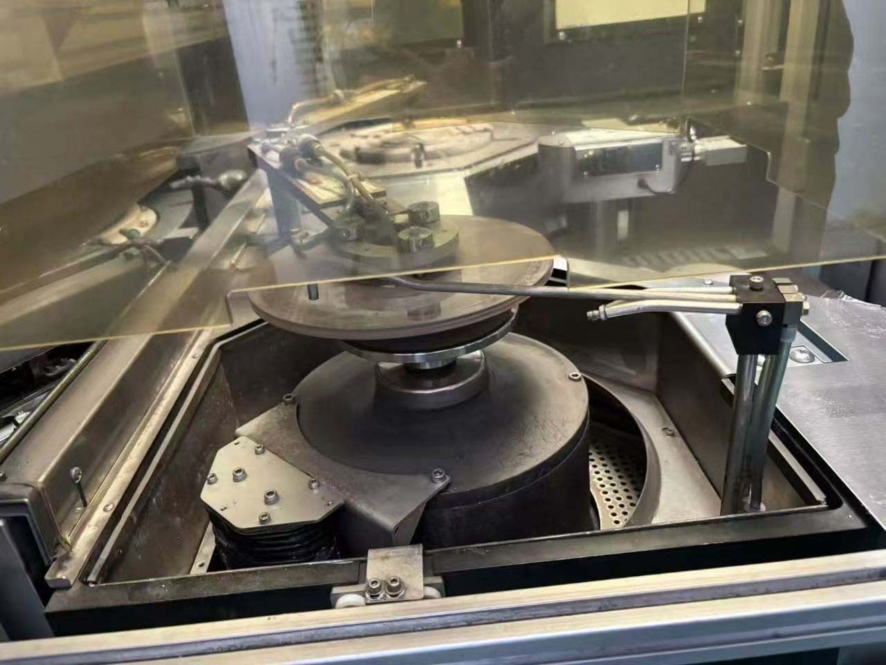 Photo Utilisé DISCO DFG 8560 À vendre