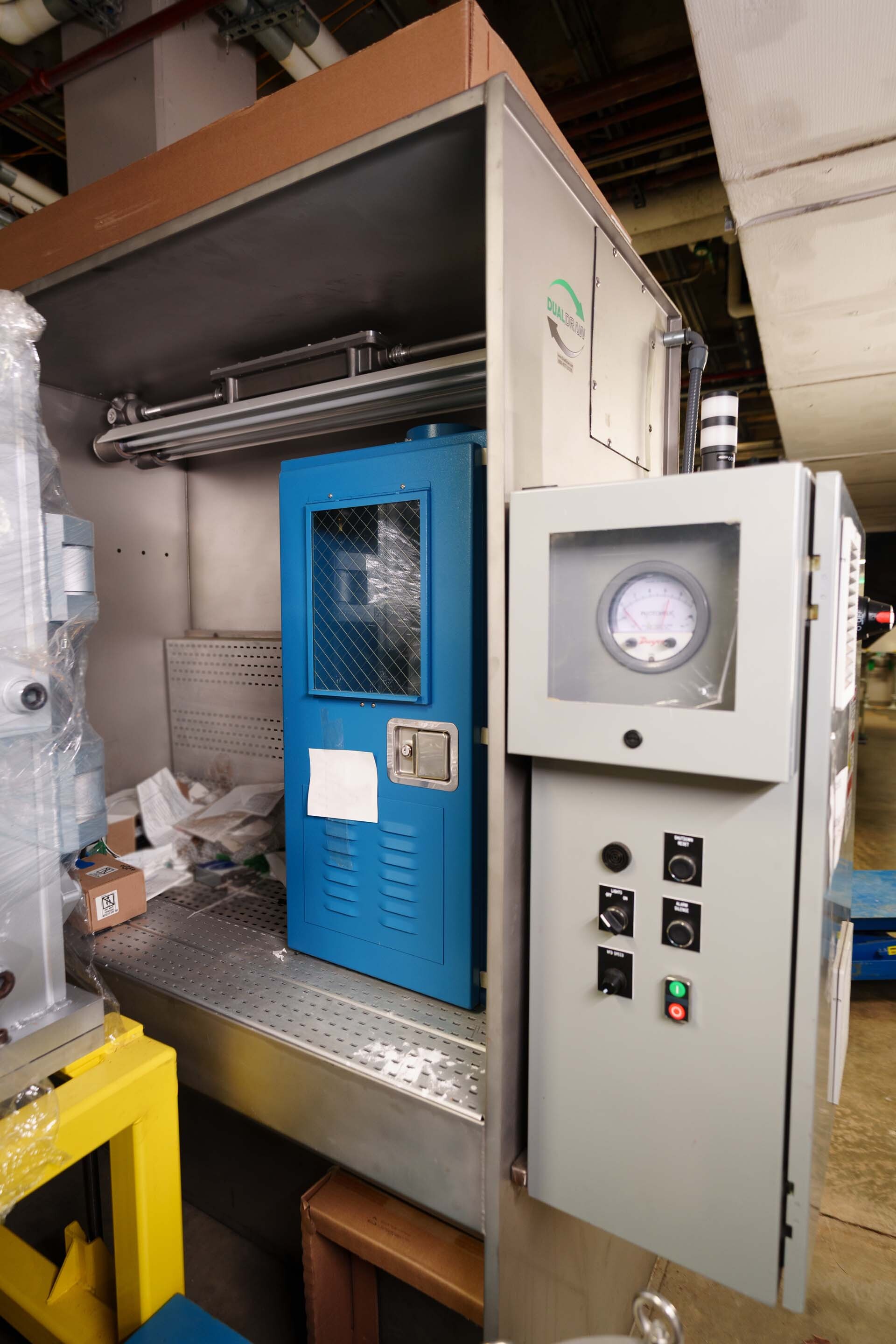 Photo Used DUALDRAW Downdraft clean air station For Sale