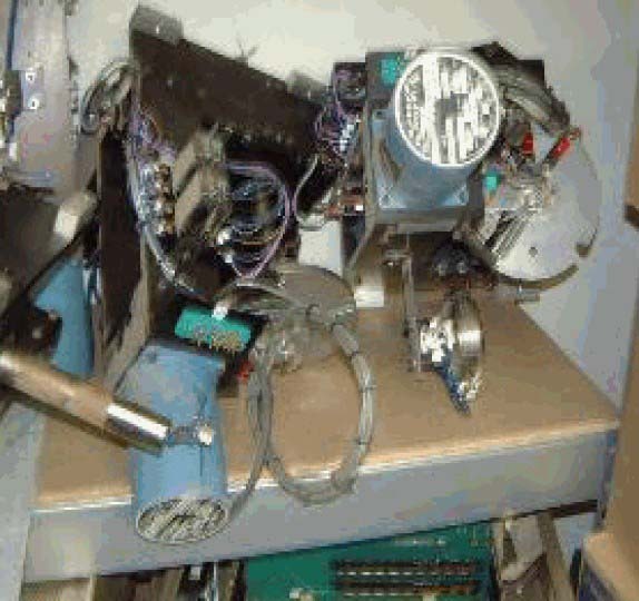 Photo Used EATON NOVA / AXCELIS Lot of spare parts for NV 10-160 For Sale
