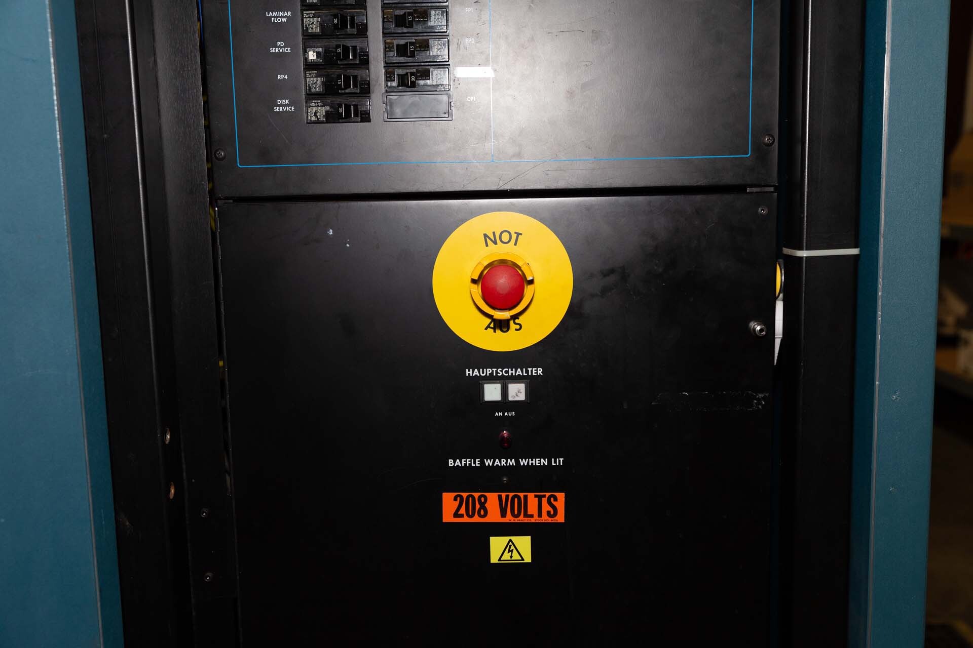 Photo Used EATON NOVA / AXCELIS NV 10-80 For Sale