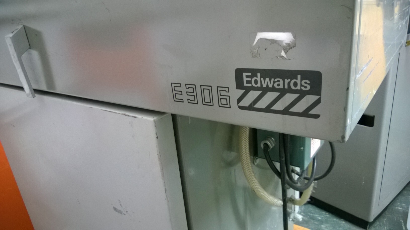 Foto Verwendet EDWARDS E306 Zum Verkauf