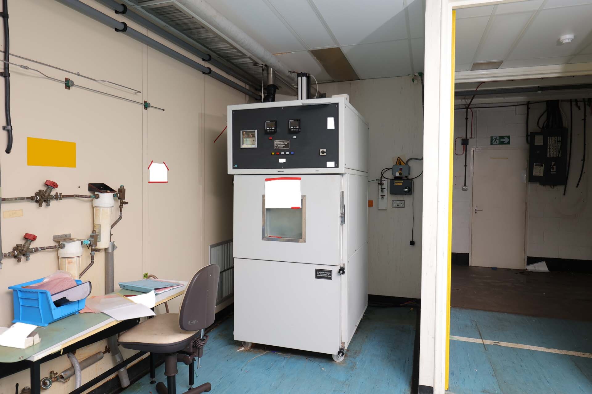 フォト（写真） 使用される EDWARDS E2M40 販売のために