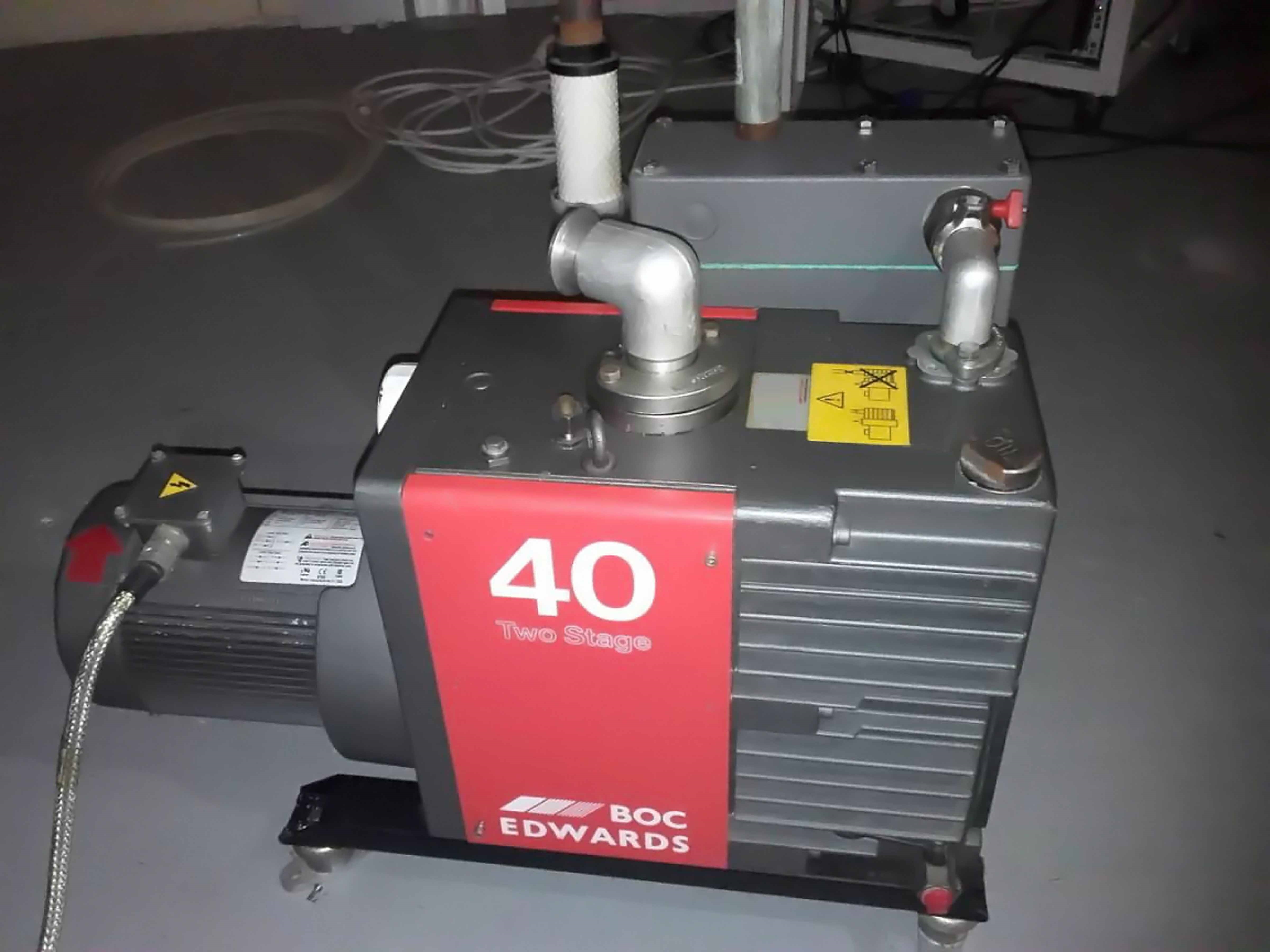 Photo Used EDWARDS E2M40 For Sale