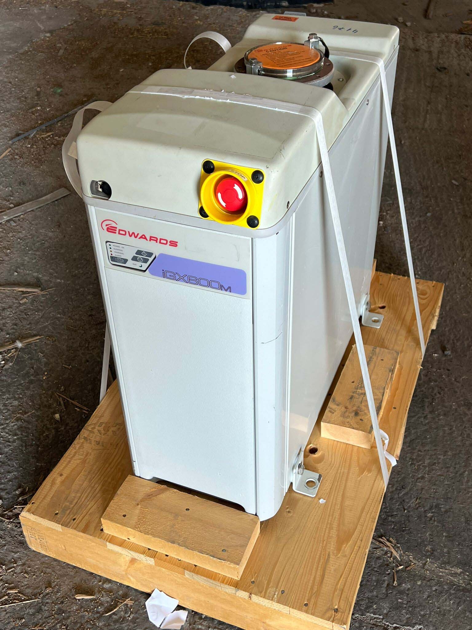 Photo Used EDWARDS IGX600M For Sale