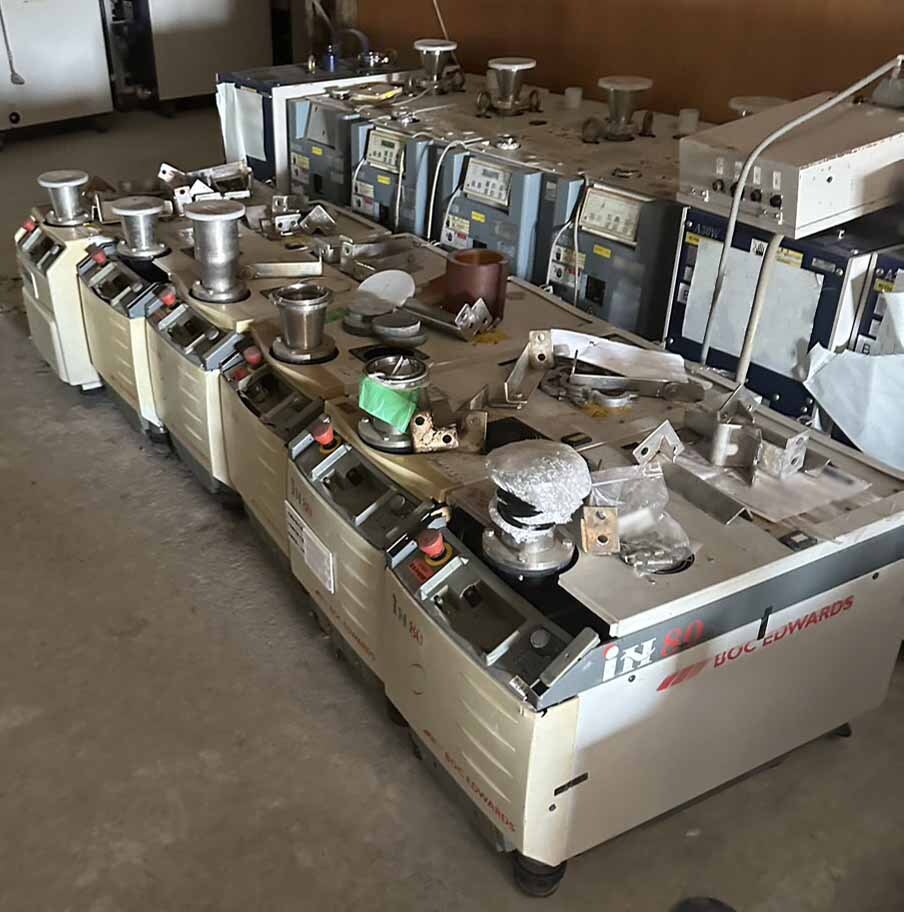 图为 已使用的 VARIOUS Lot of pumps 待售