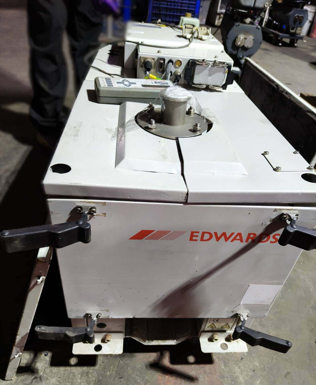 Photo Used EDWARDS iQDP80 For Sale