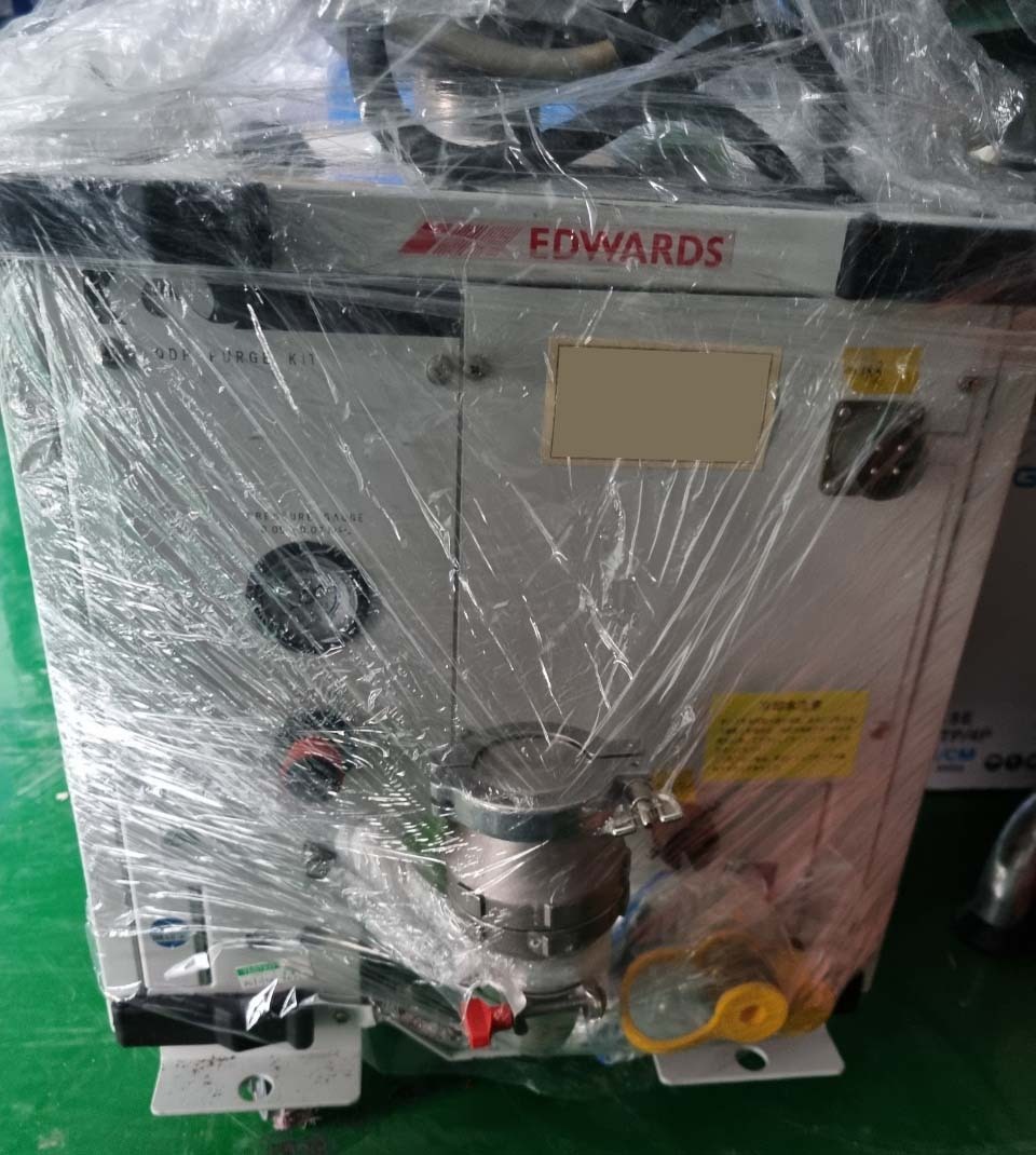 Photo Used EDWARDS iQDP40 / QMB250 For Sale