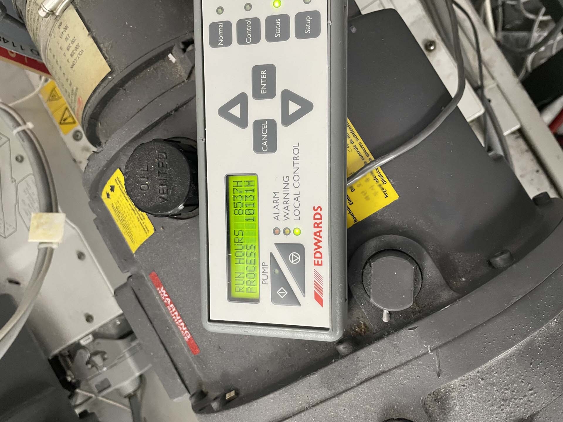 Foto Verwendet EDWARDS iQDP80 / QMB500 Zum Verkauf