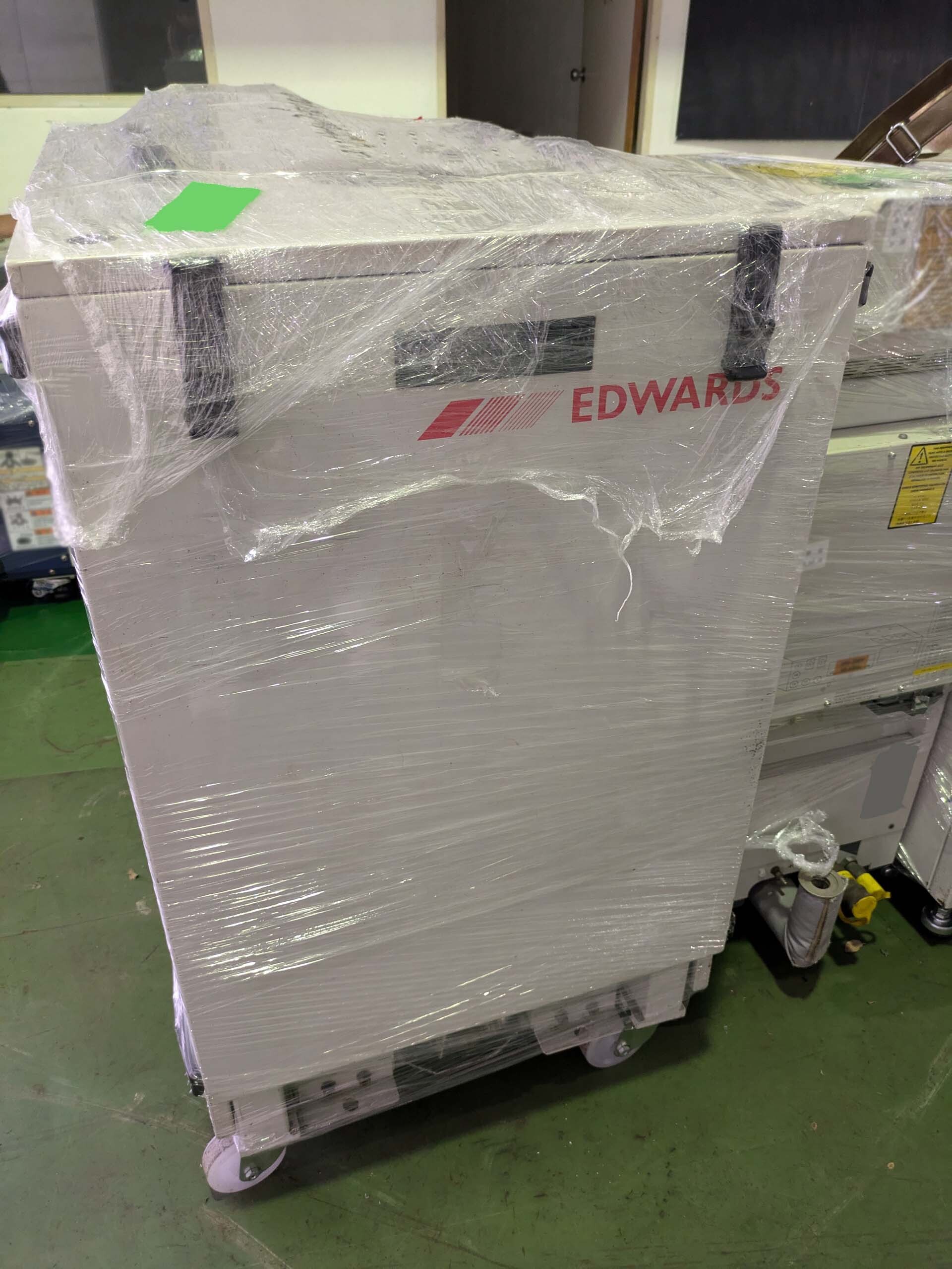 Photo Used EDWARDS iQDP80 / 500 For Sale